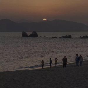 校花大胸奶汁乳流奶水出来新闻
